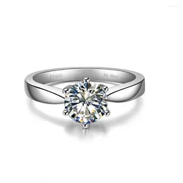 Cluster anneaux Test positif rond solitaire 1ct Moisanite Diamond Ring Femmes 18k White Gol