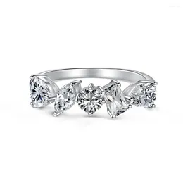 Anillos de racimo La versión coreana del anillo de mujer de plata esterlina S925 presenta incrustaciones de circonita irregular para detalles personalizados