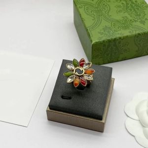 clusterringen drie-in-één anel kleurrijke edelsteen bloemvormige beroemdheid modemerk designer ring hoogwaardige decoratieve geschenkdoos voor dames