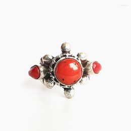 Anillos de racimo Joyería tibetana Anillo Nepal Mano 925 Plata esterlina con incrustaciones de bambú rojo Coral encantador para pareja T9011