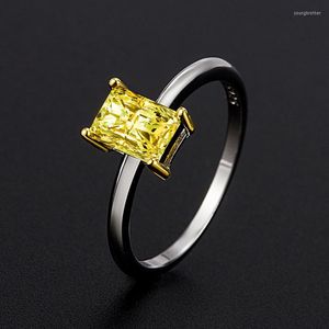 Bagues de cluster Bague à la mode 925 Bijoux en argent Rectangle Citrine Gemstones Doigt pour femmes Mariage Promesse Cadeau Ornements en gros