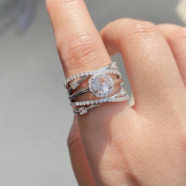 Anillos de racimo Uilz Moda 4 filas Trenza Dedo blanco para mujeres Anillo de compromiso de circón redondo Joyería de boda nupcial