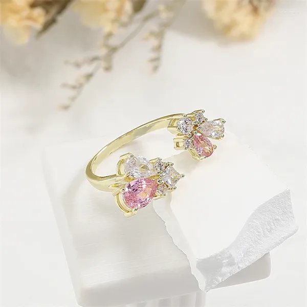 Anillos de racimo UILZ Flor de lujo en forma de flor abierta para mujeres Color oro Rosa Cubic Zirconia Anillo Dulce Romántico Joyería para fiesta de boda