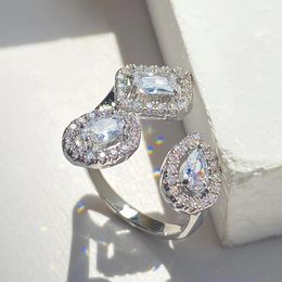 Bagues de cluster Uilz Luxe Brillant Géométrique Carré Cristal Ouvert Mode Cubique Zircone Bague de Fiançailles Pour Femmes Bijoux De Mariage