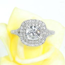 Bagues de grappe VERYINS classique 14K or blanc centre 1ct 6mm coussin coupe Moissanite bague de fiançailles pour les femmes