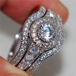 Clusterringen Vintage 10K Wit goud vergulde sieraden Luxe Pave gesimuleerde diamanten sets 3-in-1 verloving trouwring vinger voor vrouwen