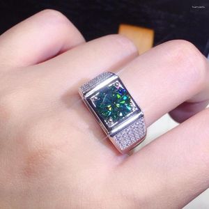 Anillos de racimo Vintage 2ct Lab Green Sona Moissanite Anillo 925 Sterling Silver Compromiso Banda de boda para hombres Accesorio de fiesta