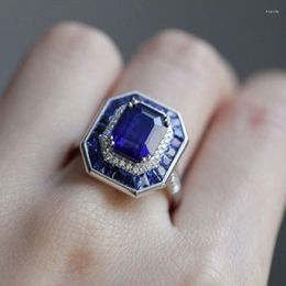 Anillos de racimo Vintage en piedra preciosa azul Anillo de compromiso cuadrado ancho Estilo de corte Joyería de banquete clásico para regalo de mujer