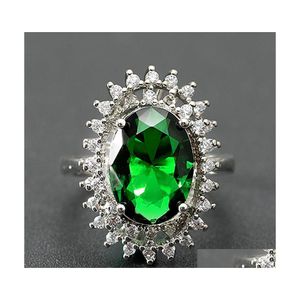 Clusterringen Vintage Ovaal Green Crystal Emerald Gemstones Diamanten voor vrouwen Witgoud Sier Color Sieraden Bague Bijoux feestgeschenken Dhggs