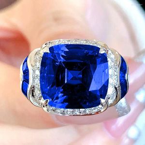 Cluster Ringen Vintage Royal Blue Crystal Topaz Sapphire Edelstenen Diamanten Cock Tail Voor Vrouwen Wit Goud Gevuld Zilveren Sieraden Bijoux