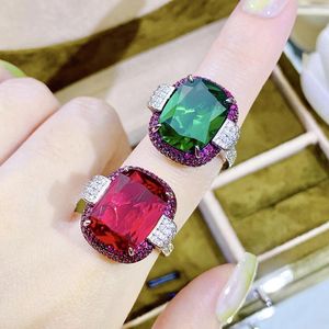 Bagues de cluster Vintage Silver Couleur 12 16mm Ruby Emerald pour femmes Bandes de mariage Gemstone Cocktail Party Bijoux Femme Anniversaire Cadeaux