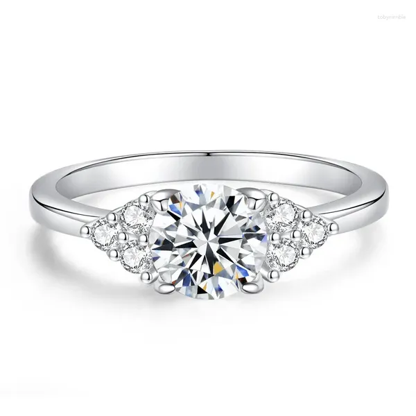 Anillos de racimo Oro blanco 1CT Anillo de moissanita para mujeres Sparkling Lab Grown Diamond Wedding Band S925 Joyería de plata sólida al por mayor