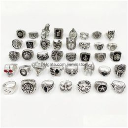 Clusterringen Groothandel 50 stks/Lot Punk Gothic Crown Ag voor mannen en vrouwen Mix stijlen Zwarte glazuur Antiek sierige vintage sieraden Gift All DHF85