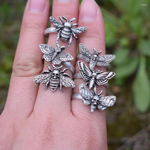 Anillos de racimo Witchy Deaths Head Moth Ring Insect Jewelry Gift para ella