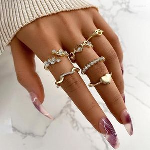 Cluster ringen vrouwelijke luxe sieraden voor 2024 bladeren liefde ingelegde knokkel ring strass peach hart set 6 stuks mode