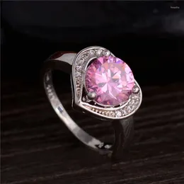 Anillos de racimo Diseño de moda para mujer Incrustación de corazón Temperamento Anillo de diamantes de imitación rosa