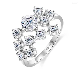 Anillos de clúster Yueshang Lefai Fashion Luxury Trendy Classic Moissanite Design Hollw Star Ring for Charm Women S925 Silver Party Jewellry Regalo