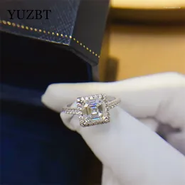 Cluster anneaux yuzbt 18k blanc plaqué 1 excellent diamant coupé passé d couleur ascher carré h bag du monsanite joelry de mariage
