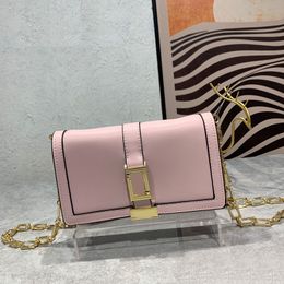 Bolso de embrague Bolsos de cena Bolso bandolera de hombro Cuero de vaca con solapa de cuero genuino Bolso de mensajero Cadena Accesorios de hardware Bolso cuadrado pequeño de mujer de alta calidad