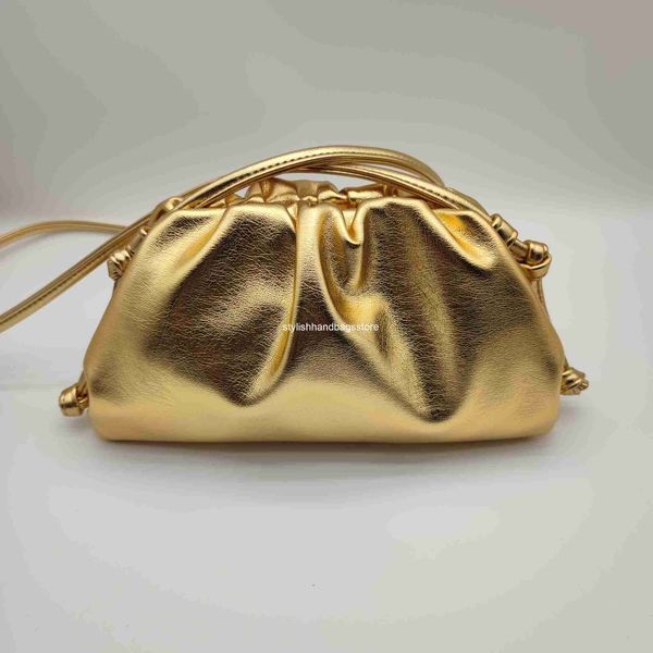 Sacs d'embrayage Embrayage Casual Dumpling Bag 2023 Nouvelle marque de luxe de haute qualité Mode Plié Cloud Sac en cuir souple Bandoulière Un sac à bandoulière