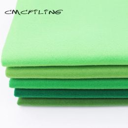 Cmcyiling 5 pcs / lot, 45 * 55 cm tissu de feutre doux pour l'aiguille DIY DIY DOULLES CARCTIONS POLYESTER TISSE Série verte
