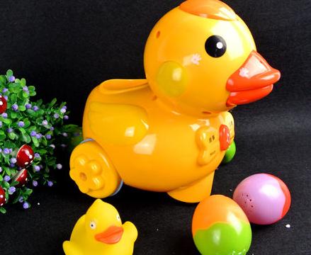 跨境电商新品开发:婴幼儿启蒙玩具 会下蛋的大黄鸭