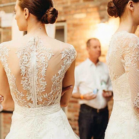 漏肩婚纱_漏肩打疫苗图片(3)