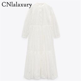 Cnlalaxury Spring Summer Women Long Sleeve Jurk Casual Vintage White Hollow Borduurwerk Lady Lace Robe jurken 220613