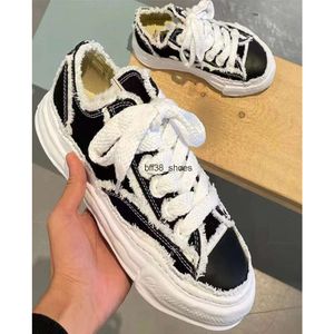 Co marque Maison Mihara Yasuhiros MMY dissoudre chaussures hommes chaussures décontractées femmes amoureux toile Vintage à lacets solide Sneaker