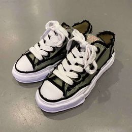 CO Branded Mmy Disolving Shoes Designer Zapatos casuales Maison Mihara Yasuhiro Green Green Soled Soled Sports Sports Board Casual Board Zapatos
