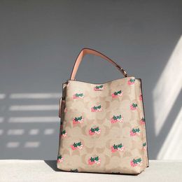 COABAG Diverse Desingers Handtassen Designer Tas Schoudertassen Vrouwen Aardbei Print Emmer Tas Lederen Portemonnee Boodschappentas Crossbody Tassen 230207