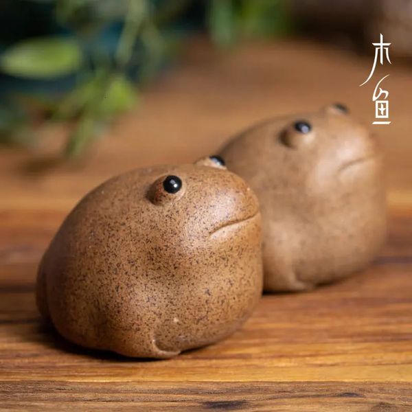 Poterie grossière Big Eyes Lucky Frog Tea Pet Zen Gongfu Set Jin Chan Animal chinois à la main mignon décor moderne 240411