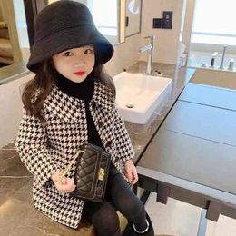 Jas Herfst En Winter Kinderkleding Koreaanse Revers Mode Overjas Kinderjassen Stijl Baby Meisjes Halflange Warme Jassen 230927