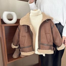 Manteau d'hiver en cuir et cachemire pour garçons, doublure épaisse avec col en fourrure en peluche, capuche lourde pour enfants et filles, manteaux 231207