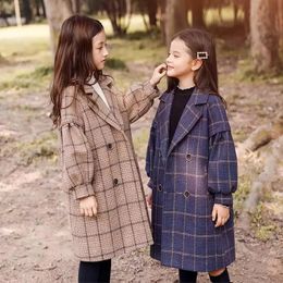 Manteau enfants filles tranchée vêtements d'extérieur hiver épaissir vestes à carreaux laine longue Parka adolescent chaud design de luxe de haute qualité 231113