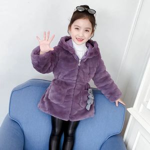 Manteau long Style bébé filles chaud fourrure laine manteaux haute qualité sweats à capuche vêtements d'extérieur enfants fille vêtements hiver hauts 413 Y 231009