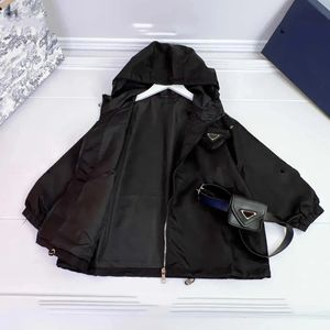 Coats Baby Designer Kids Jacket Child Jacket Outwear Spring Windbreaker Belt With Bag Design Taille 110-160 cm