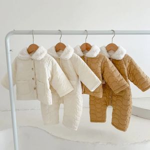 Jassen winter baby katoen jassen baby in reliëf warme jongens en meisjes kleding mooie reverszakken pasgeboren tops witte jas
