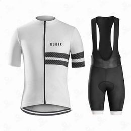 Cobik Team Uniform Cycling Jersey Set Summer Summer Shirts Shirts Men Bib short Suit Breashable Road Bike Kit Bicycle Clothing 240416