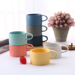 Koffie Mok Keramische Melk Latte Cup Leuke Tumbler Cups European-Style Pure Kleuren Paar Ceramische Mok Creatieve Gift Drinkware 210804