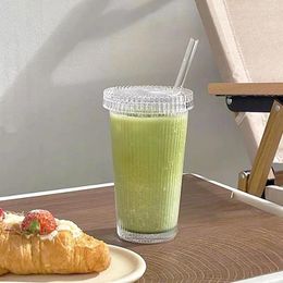 Cafetière 1pc tasse de paille à rayures verticales simple transparente avec boisson au lait d'eau à grande valeur de style couvercle