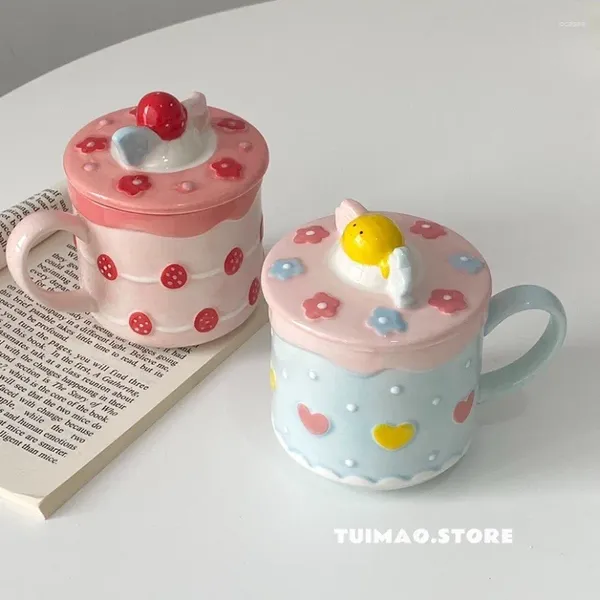 Tazas de café Taza de cerámica de pastel de fresa lindo Taza de estudiante de corazón de niña de alta apariencia con tapa Cuchara Desayuno Avena