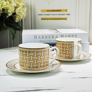 Pots de café Fournisseurs de baisse Tasse à thé en mosaïque classique et soucoupe Tasse en céramique dorée Vaisselle créative avec boîte-cadeau
