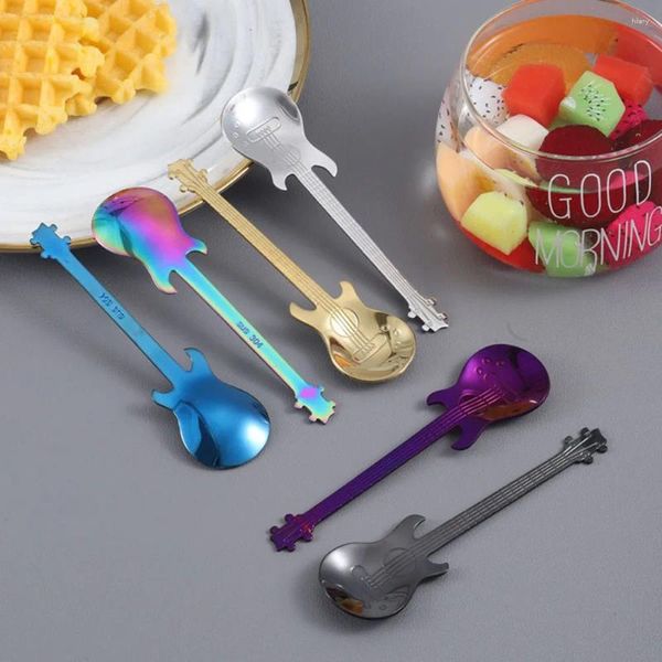 Cuillère à café en forme de guitare, cuillère à gâteau en acier inoxydable, cuillère à café Portable pour crème glacée 7 couleurs, utilisation du thé en cuisine 1 pièce