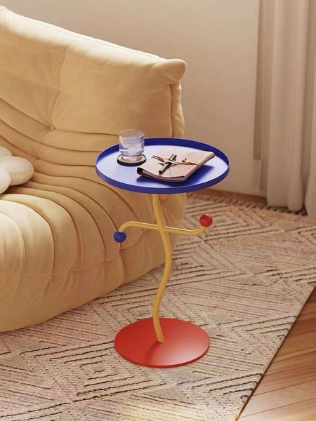 Table basse Twisted Edge Creative Design Salon Sofa Table de bord Mobilier moderne Couleur Couleur Couleur Rack Rangement Rackage