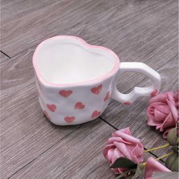 Coffee Tea Tool Toevoegen aan wensenlijst 2023 Midden -Oosten Stijl Creative Cup Heart Keramische melk Porselein Cups Tabel Groothandel Geschenkdruppel Deli Otzrl