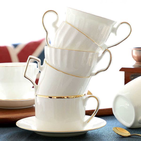 Coffee Tea Tools Juego de tazas de café pintadas en oro Taza de café de porcelana de hueso europeo de cerámica con platillo contorno de lujo en taza de té dorada con plato P230508