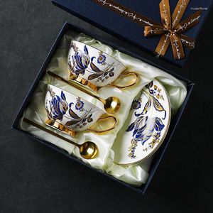 Coffeware stelt retro keramische keramische goudomrand koffiemokken European Bone China Cups and Saucers Set Light Luxury Tea Cadeau