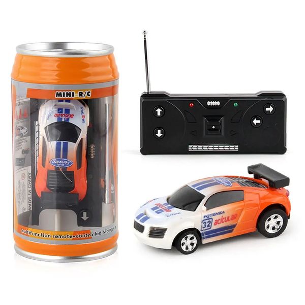 Lata de Coca-Cola Mini Latas Coche RC Vehículo de Carreras con Control Remoto de plástico con Pilas con barricadas Micro Coche de Carreras Regalo de Navidad 240127