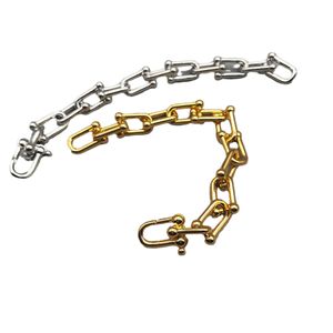 Bracelet d'épaisseur de boucle en chevaux en forme de U en forme de U correspondant à 18 carats d'or de haute qualité